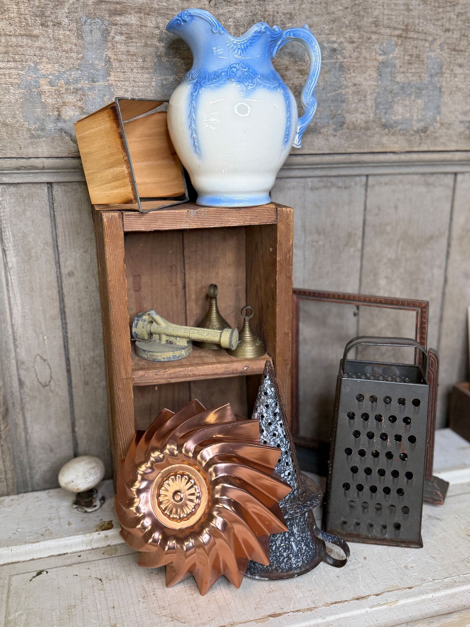 Antiques & Gifts